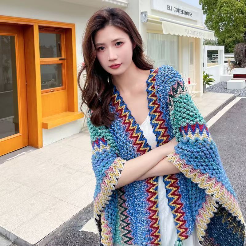 Ethnic Style Shawl Cape for Women in Autumn and Winter, Suitable for Travel in Yunnan, Photo Shoots, and as a Cape, Shawl, Blanket, or Small Vest