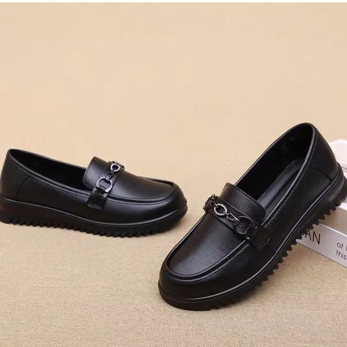 2026 primavera y verano nuevos zapatos de madre suaves, zapatos planos antideslizantes, zapatos de cuero cómodos de moda, zapatos de Lefour