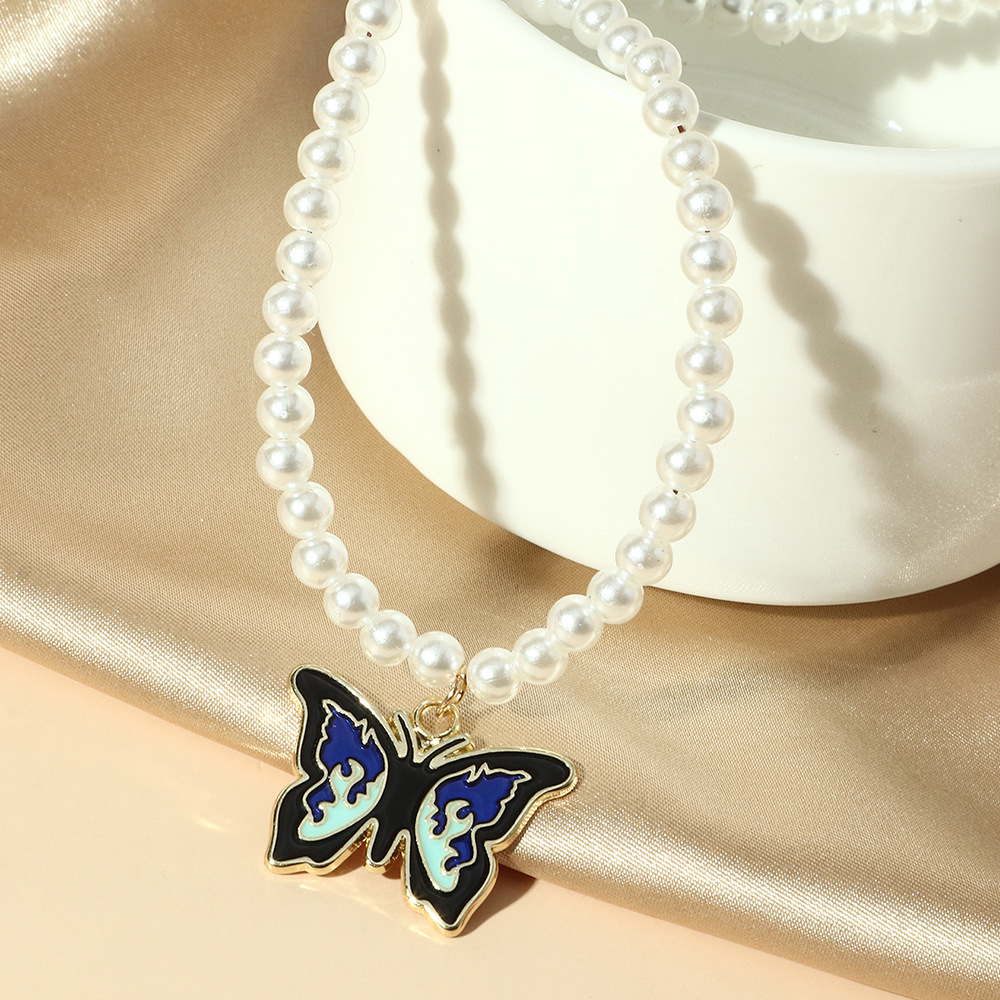 Fashion Accessories Creative Simple Dripping Butterfly Necklace Temperament Pearl Necklace display picture 5