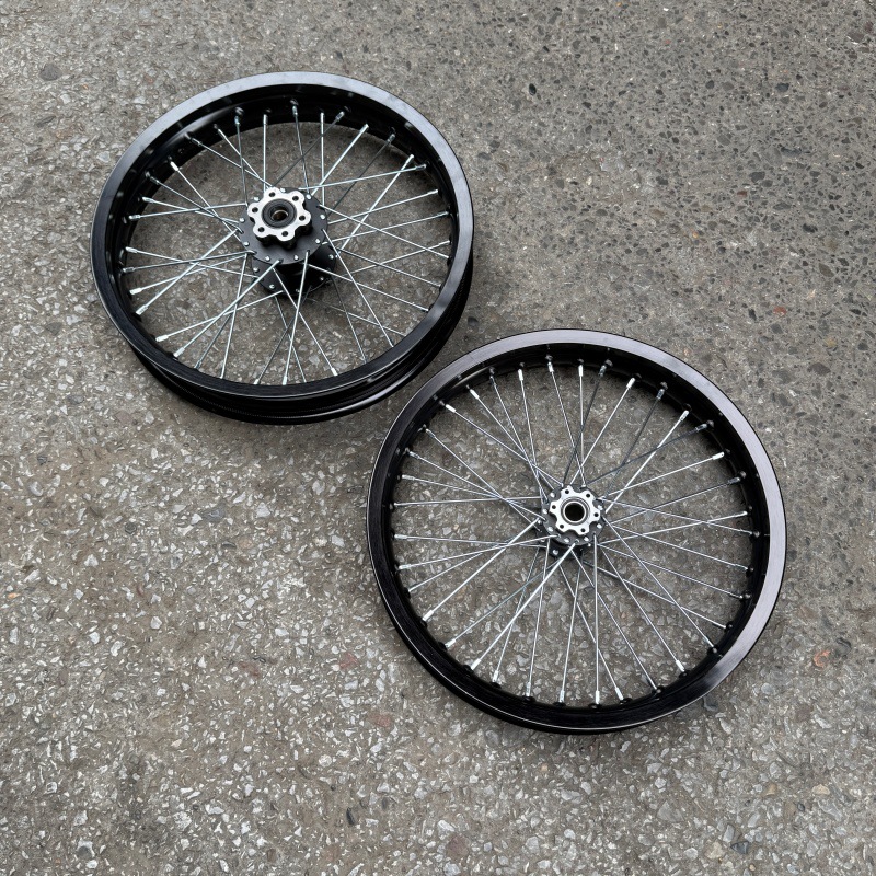 Suitable for QiuLong Light Bee modified front 1.85-16 and rear 2.15-16 aluminum alloy wheel assemblies 16inch wheel rims