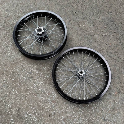 QiuLong Light Bee modified front: Motorcycle wheel hub