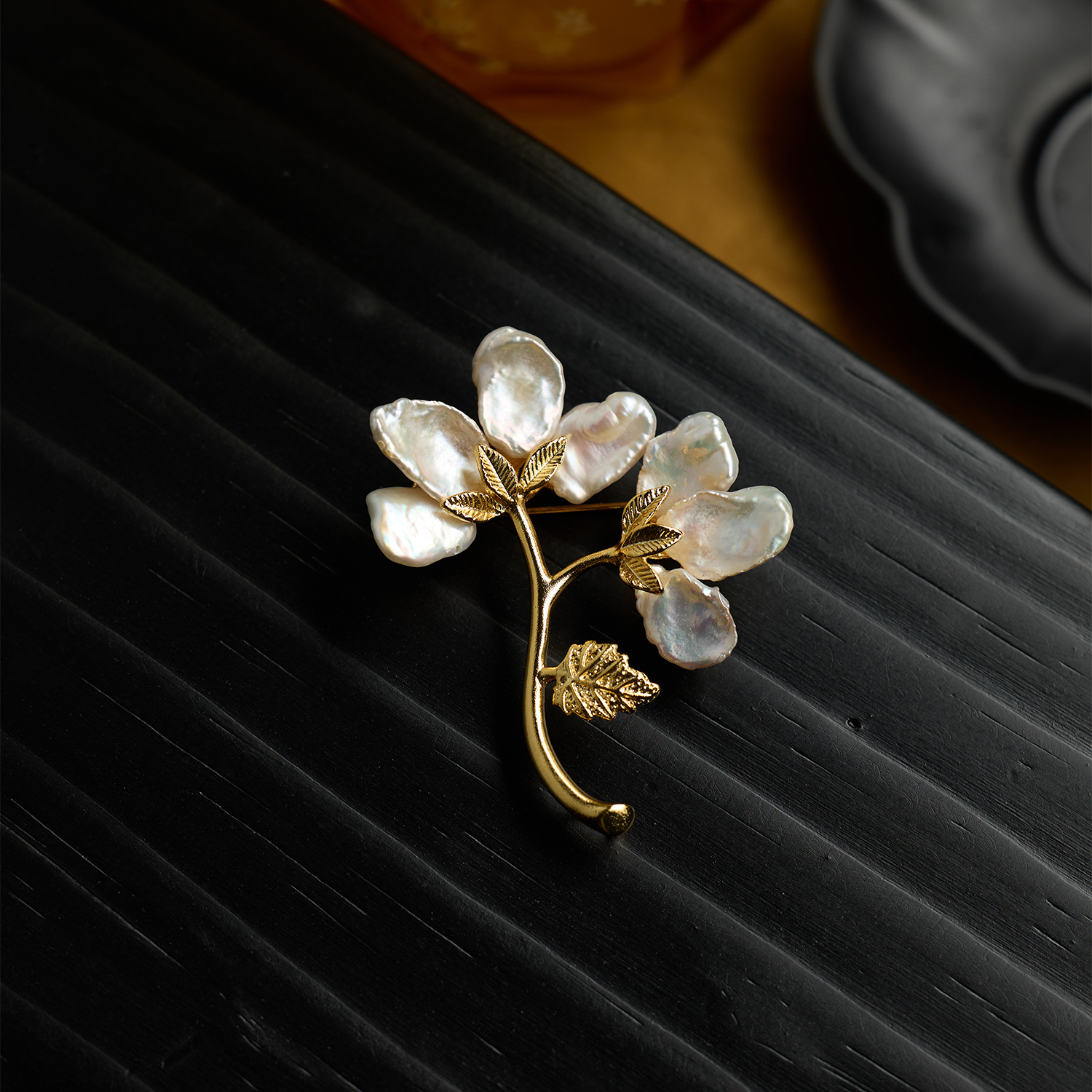 Moon Fan Branch Flower Quality Baroque Pearl Brooch Design Retro Style Plant Elements Light Luxury Accessory Gift