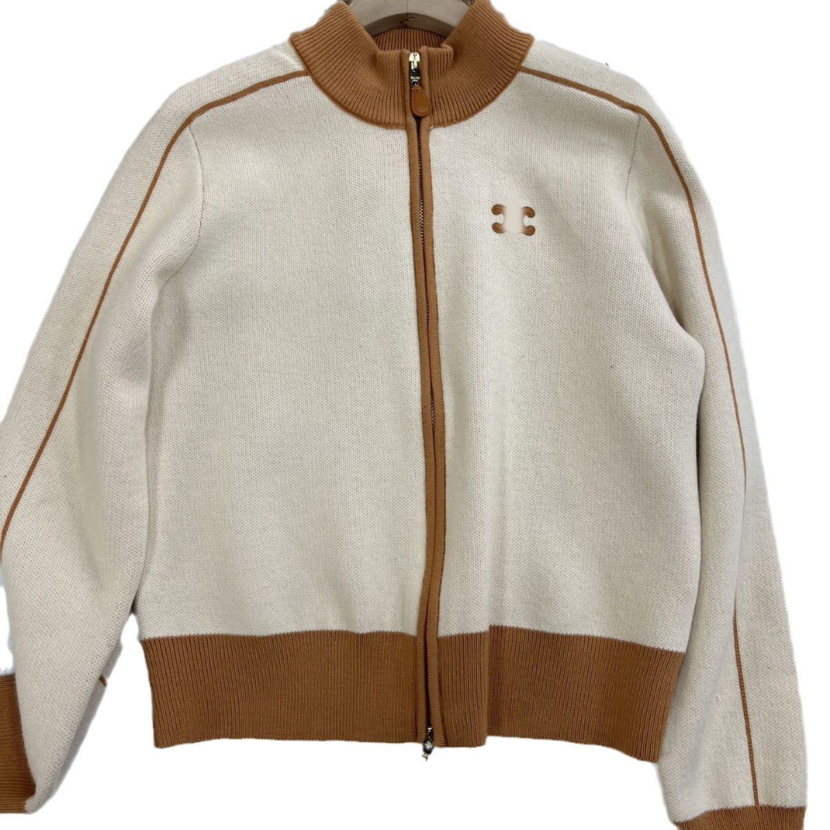 가을과 겨울 2024 새로운 소녀 스타일 컬러 매칭 칼라 스웨터 캐주얼 올 매치 연령 감소 지퍼 니트 카디건 재킷