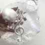 循环音符白色毛绒钥匙扣