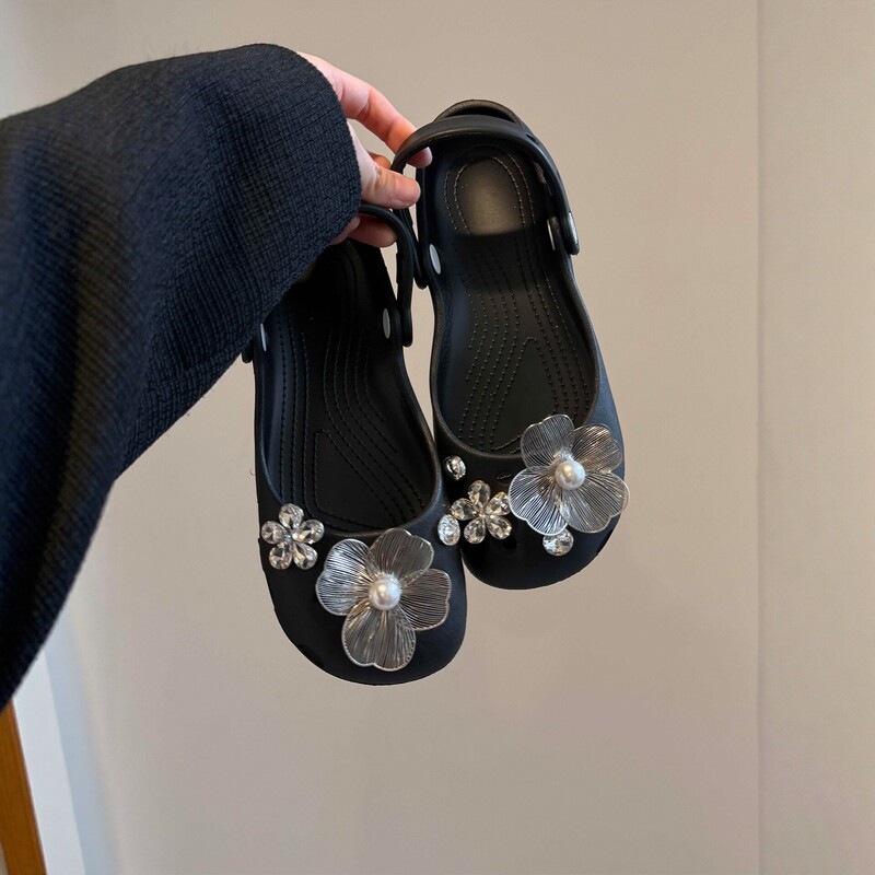 Suitable for Ballet Clogs Accessories, Pearl Shoe Flowers, DIY Cloud-Shaped Creative Shoe Buckles, Pearl Decoration Accessories Wholesale Suitable for Ballet Clogs Accessories, Pearl Shoe Flowers, DIY Cloud-Shaped Creative Shoe Buckles, Pearl Decoration Accessories Wholesale