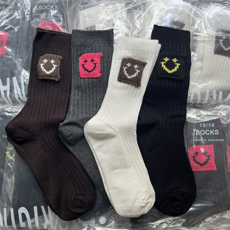 Women's Simple Style Smiley Face Cotton Crew Socks A Pair display picture 2