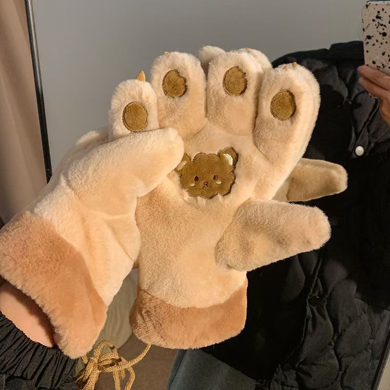 秋冬の保温手袋は熊の掌の毛のふわふわしている手袋をします。|undefined