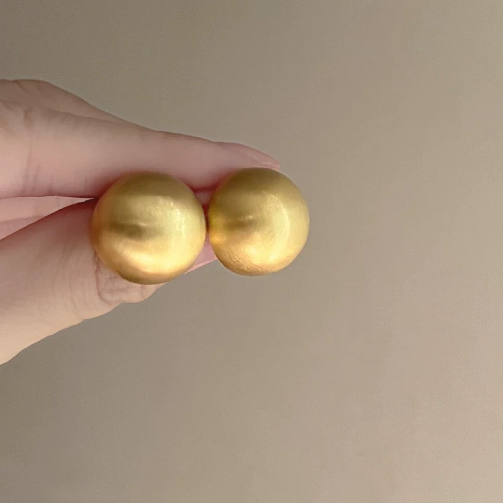 Pendientes de perlas de mariposa de flores retro de oro real, agujas de plata galvanizadas, pendientes de diseño exagerado, pendientes de sentido avanzado de nicho