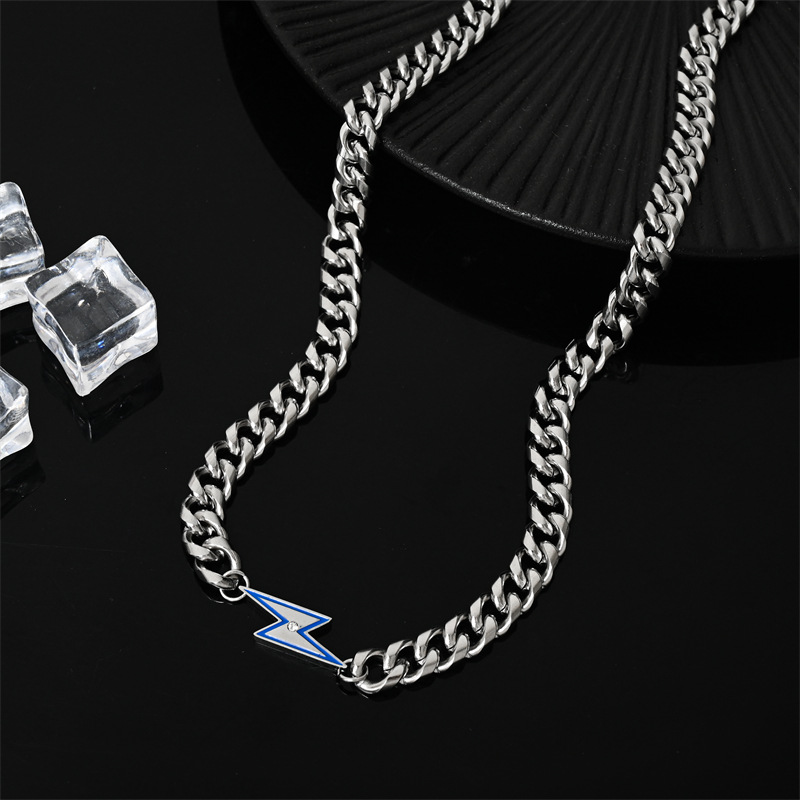 Iconic Cuban Chain Necklace For Men With Pendant Symbol Of Heritage_voghion.com