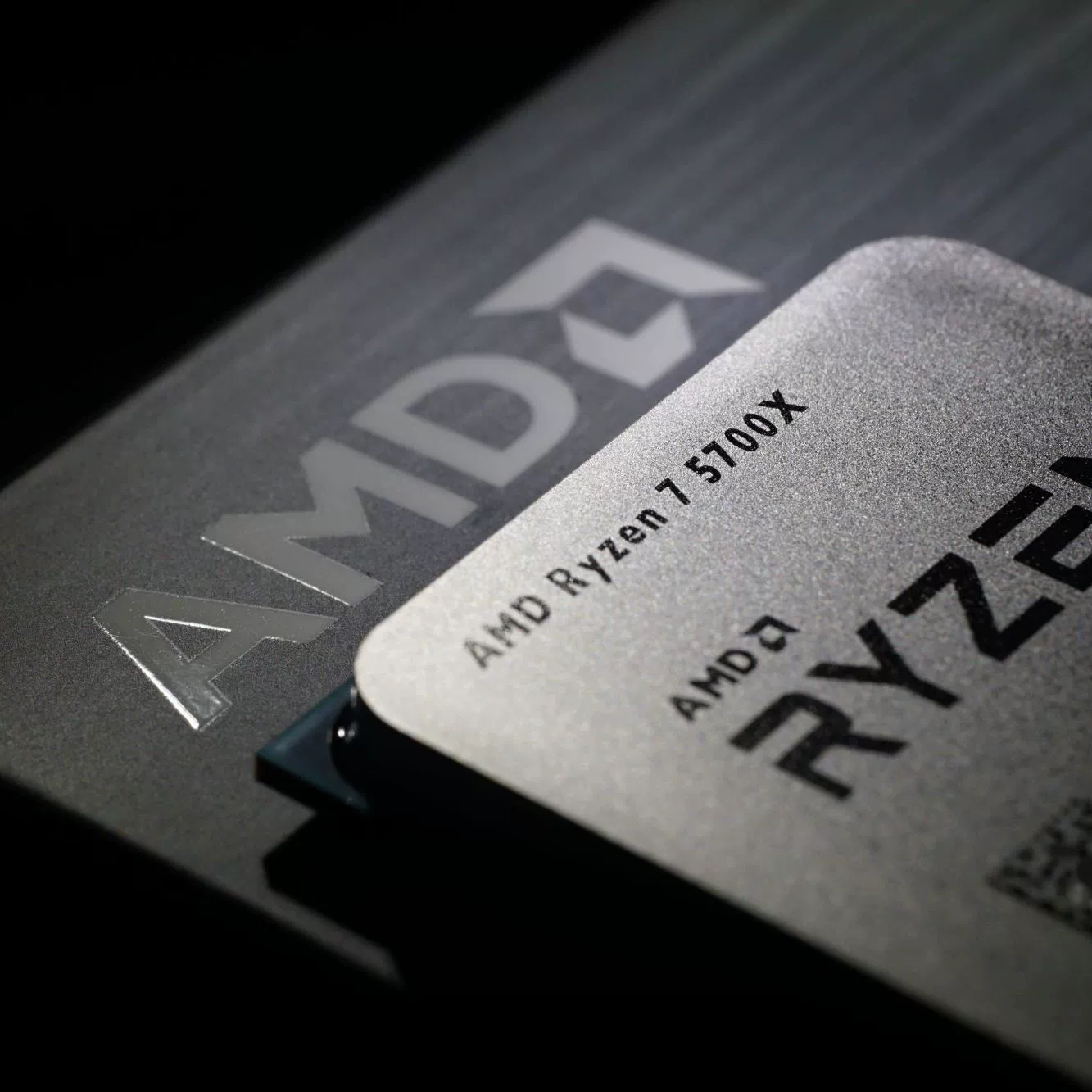 AMD Ryzen R7 5700X без упаковки CPU 8 ядер 16 потоков 3.4ГГц 65Вт подходит для материнских плат B450/B550