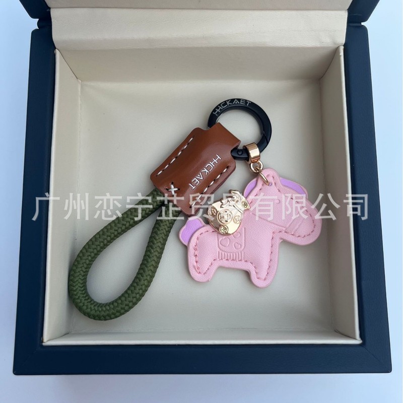 すぐにお金のある牛革のアイデアが精巧でシンプルなカップルのプレゼントが可愛いです。|undefined