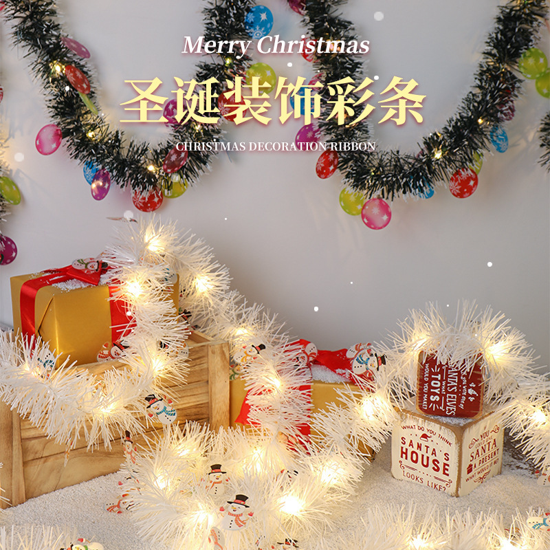 新しいクリスマスツリーのカラーバーledライトはクリスマスの装飾の雰囲気を越えて、専門的な装飾ストラップの背景を飾っています|undefined