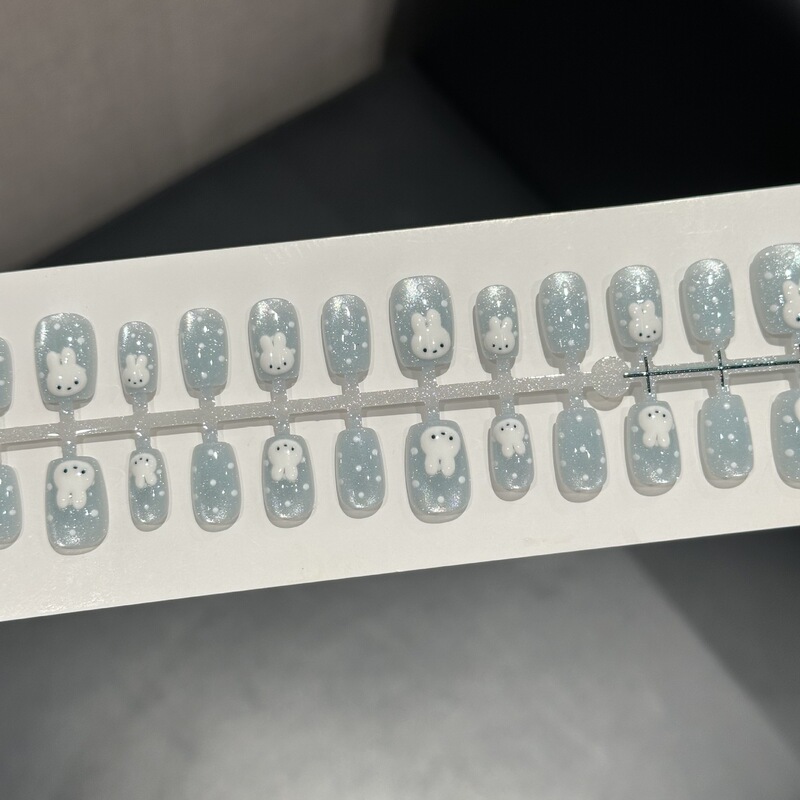30 Pieces of Ice Blue Miffy Short Square Pre-Made Nails, Cat Eye Nail Art Wholesale, Handmade Nail Tips, Polka Dot, Export Factory