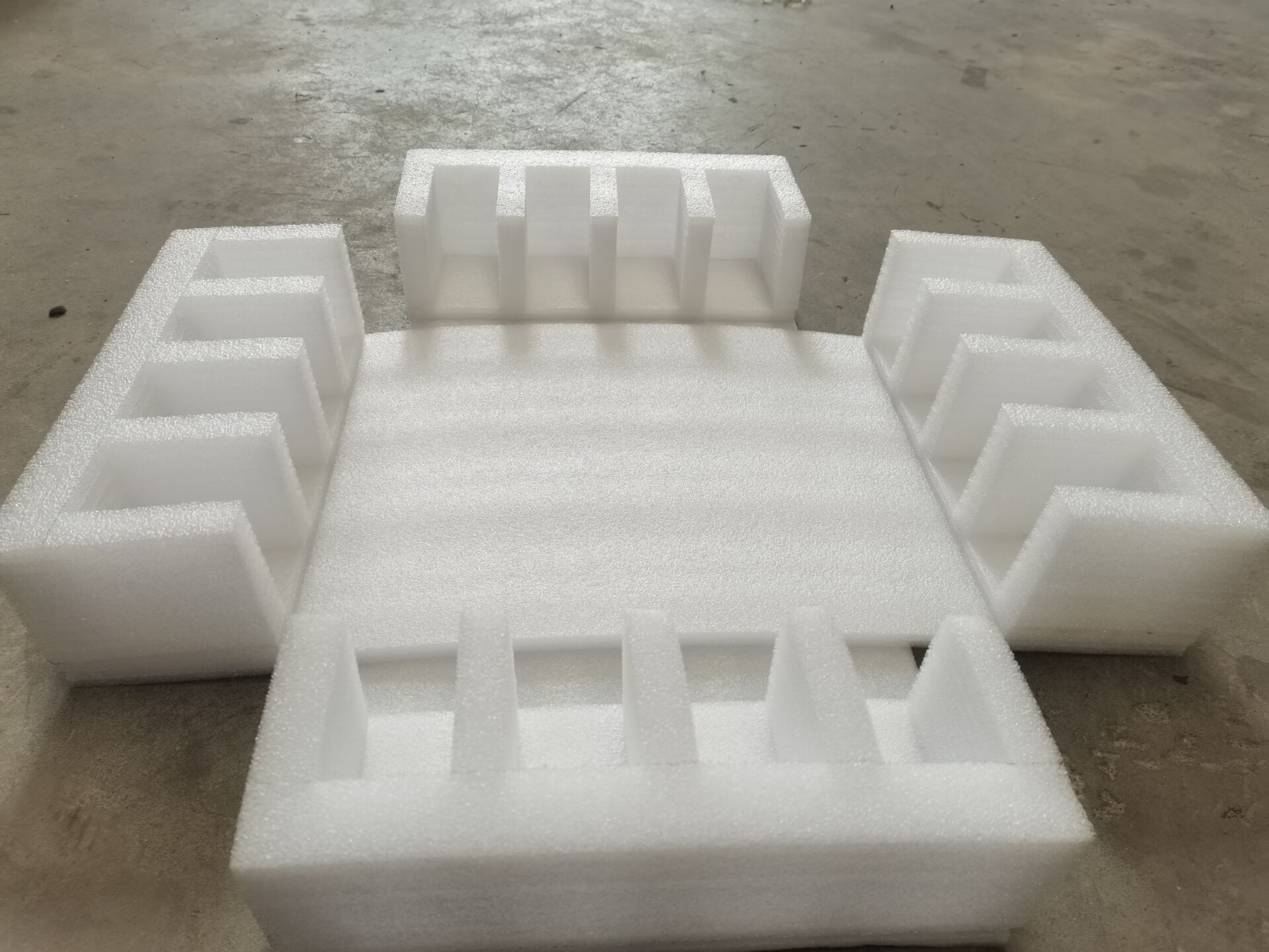 厂家供应白色珍珠棉成型异形缓冲包装泡沫/支架白色包装泡沫