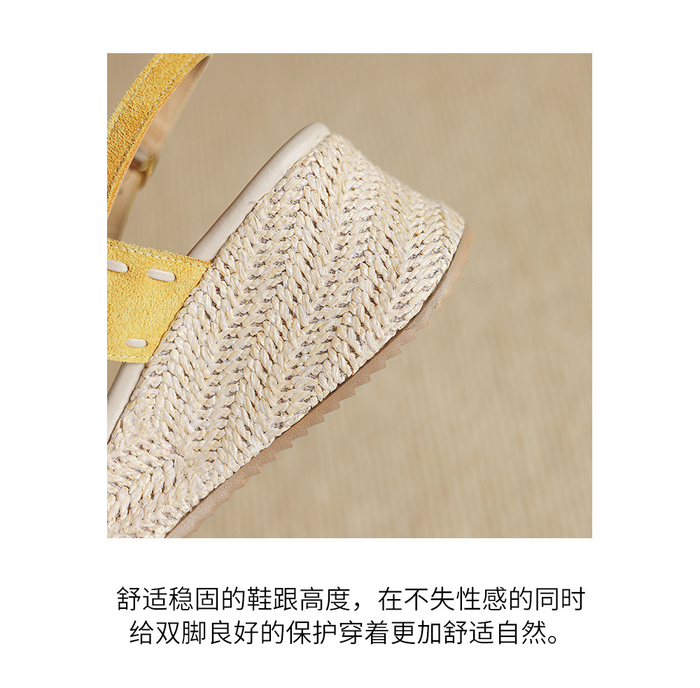 Sandal nữ đế xuồng đan rơm cao gót, quai ngang một dây, phong cách hè thoải mái — Màu caramel, màu vàng chi tiết 6