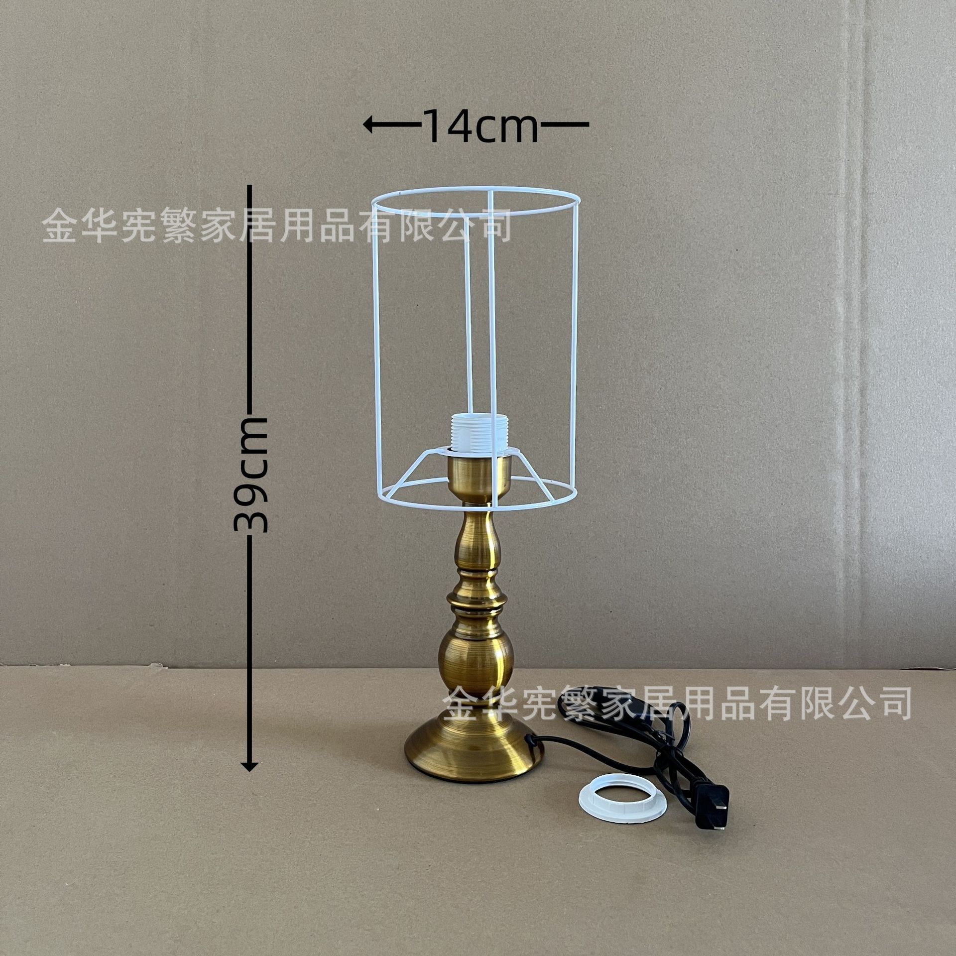 Estilo europeo de lujo ligero retro dorado antiguo calabaza de cobre base de metal marco de hierro combinación E27 con lámpara de mesa retro casera DIY