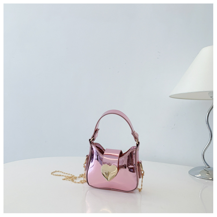 Unisex Pu Heart Shape Solid Color Elegant Streetwear Sewing Thread Square Hidden Buckle Shoulder Bag display picture 27