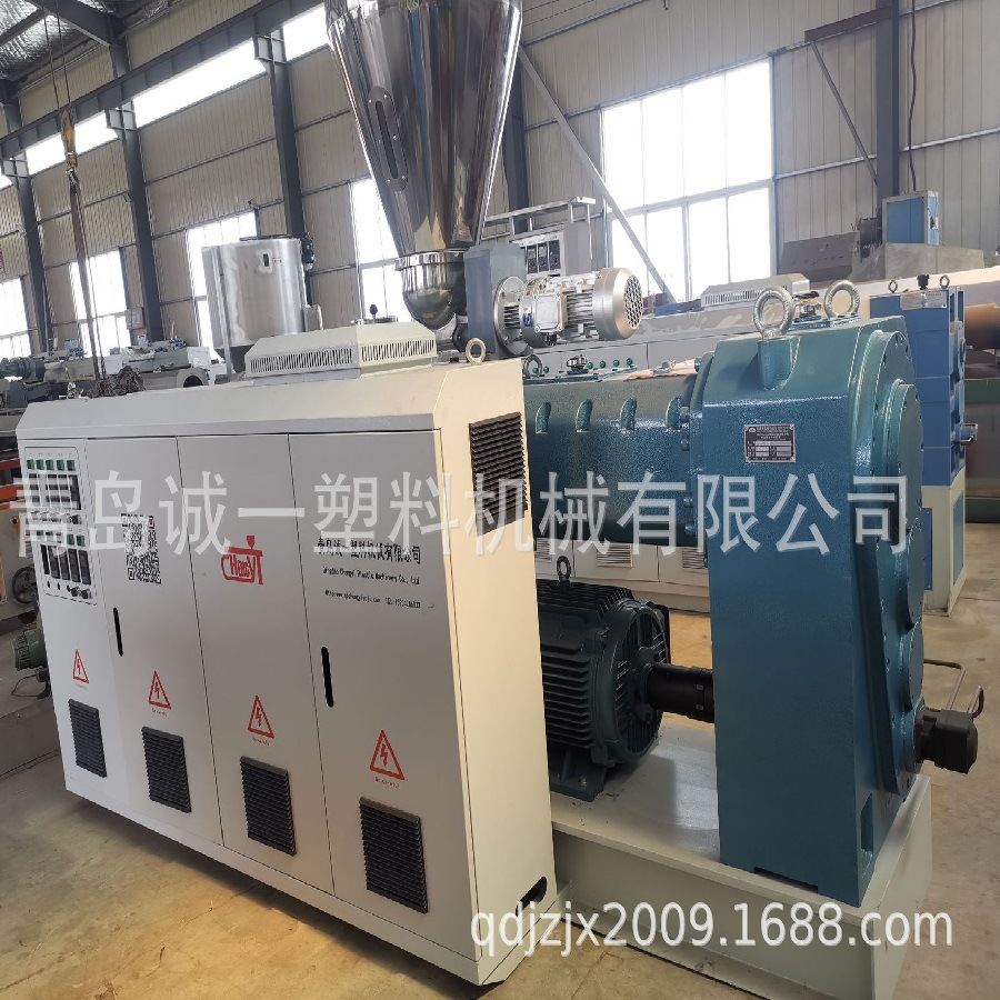 PVC塑钢门窗挤出生产线、塑料异型材生产设备