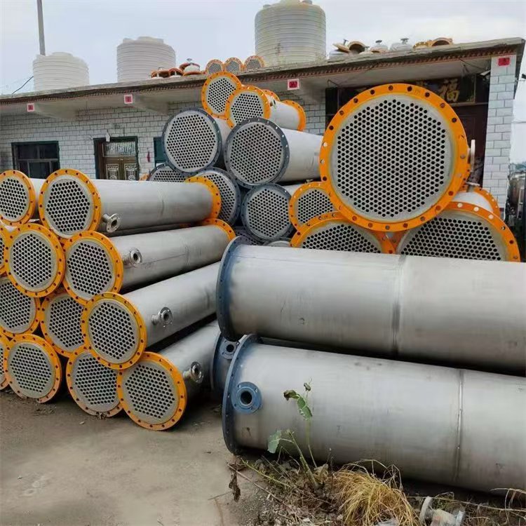 二手工业钛材列管冷凝器 150平方不锈钢换热器 强制循环挥发器