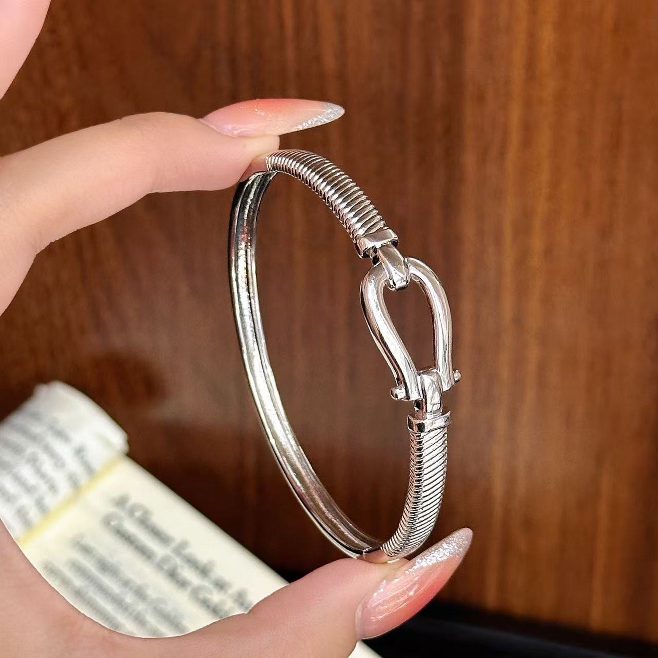 Mutterperlen Schlangenarmband Mit Funkelnden Zirkonia Steinen_voghion.com