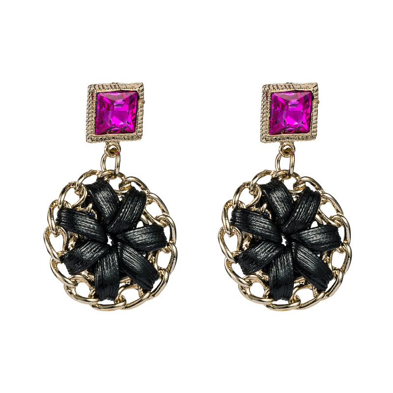 Boucles D&#39;oreilles Créatives En Alliage Creux De Corde Noire En Diamant display picture 8