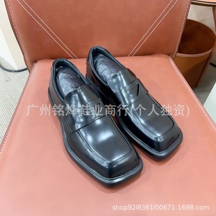 �r����Ƥ���^Ь�±�����ϵ������ɫ�͹ņ�ЬӢ���LСƤЬŮ���
