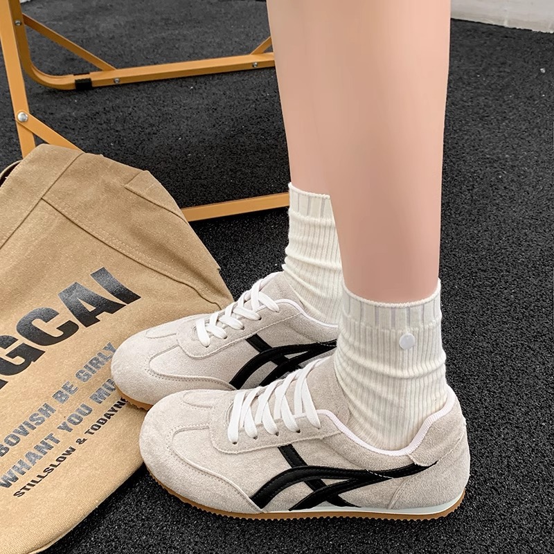 Zapatillas de entrenamiento alemanas 2026 para mujer, nuevo estilo versátil para primavera y verano, zapatillas retro A-gan, suela plana, hacen que los pies se vean más pequeños, calzado deportivo informal.