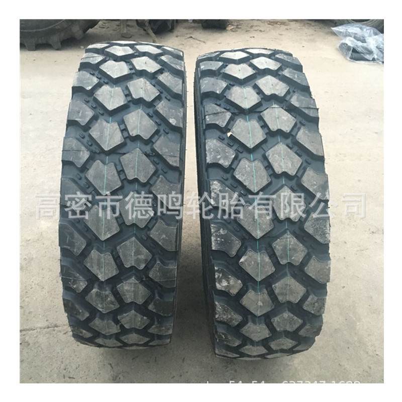 Las ventas de la fábrica del triángulo neumático 305/80R20 calidad tres garantías