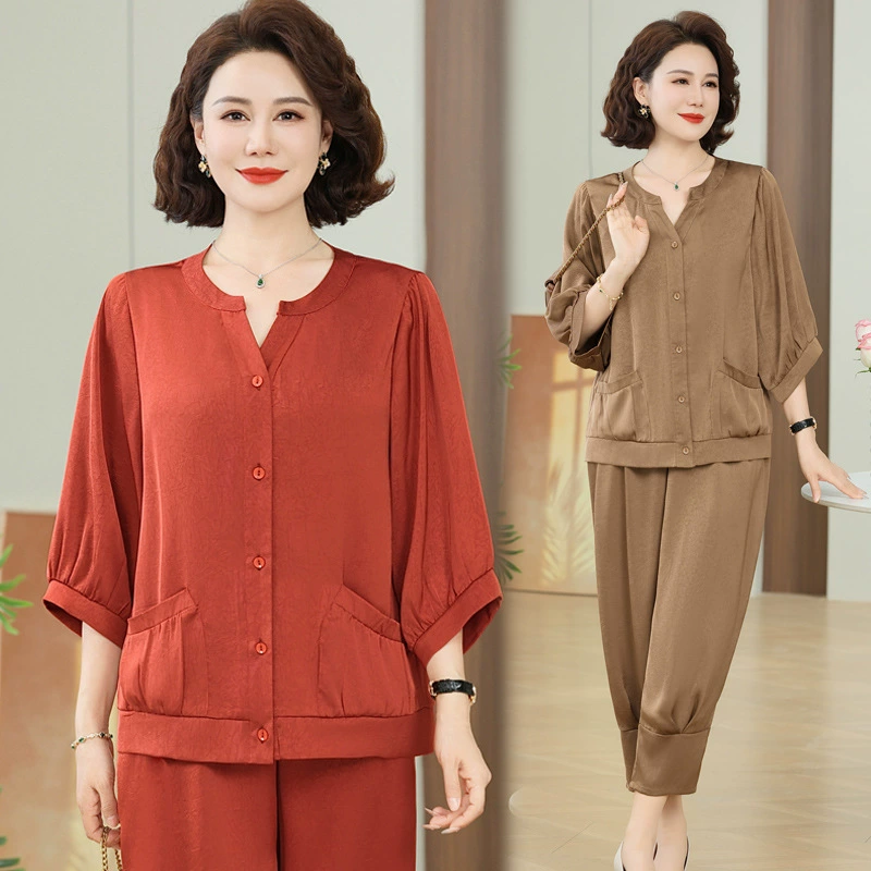 Среднего возраста мама летняя мода костюм 2025 новый средний рукав маленькая рубашка среднего возраста
