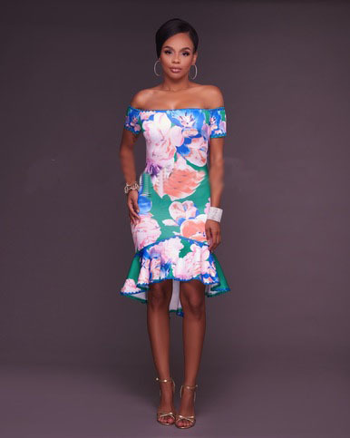 Primavera y verano impreso elegante viajero media manga media cintura vestido MIDI azul envuelto pecho leche vestido de seda