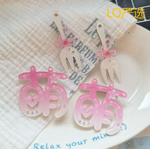 ����W�����Ӂ������l�A���ȿɐ۷�ɫ�u׃���ֵ��Ů�L��߅����A