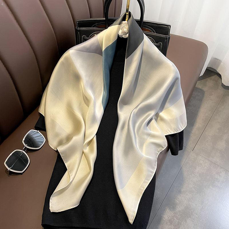 2023 Nuova sciarpa colorata coreana Edizione coreana da donna Art Fashion Decoration Ins Style Sciarpa 90cm Sciarpa quadrata grande_voghion.com