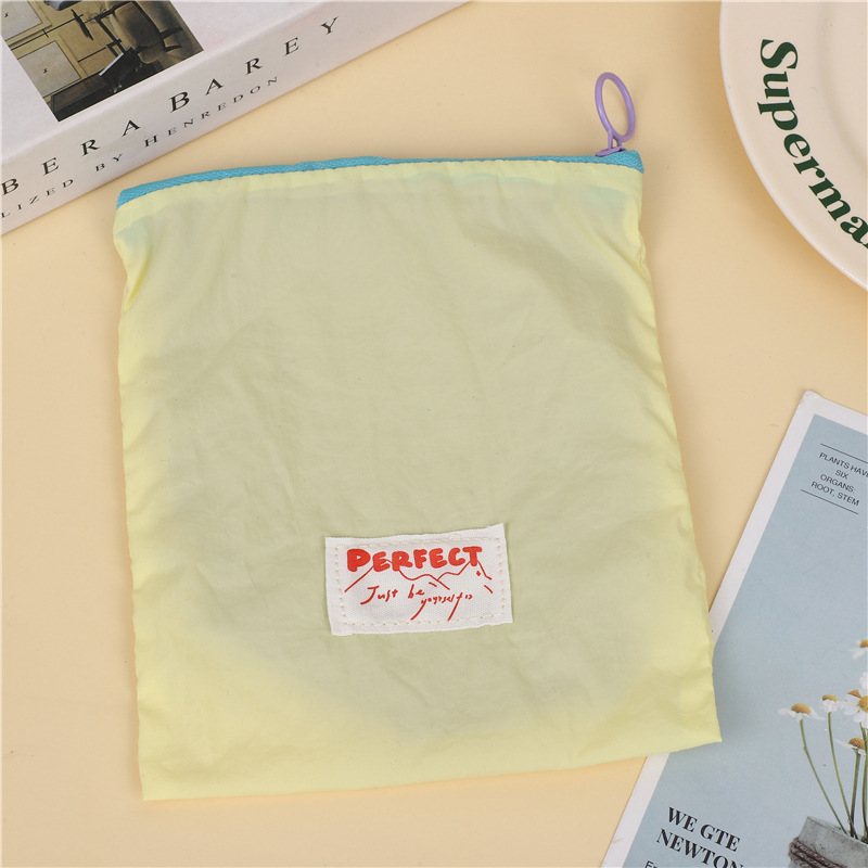 E122 Amarillo limón