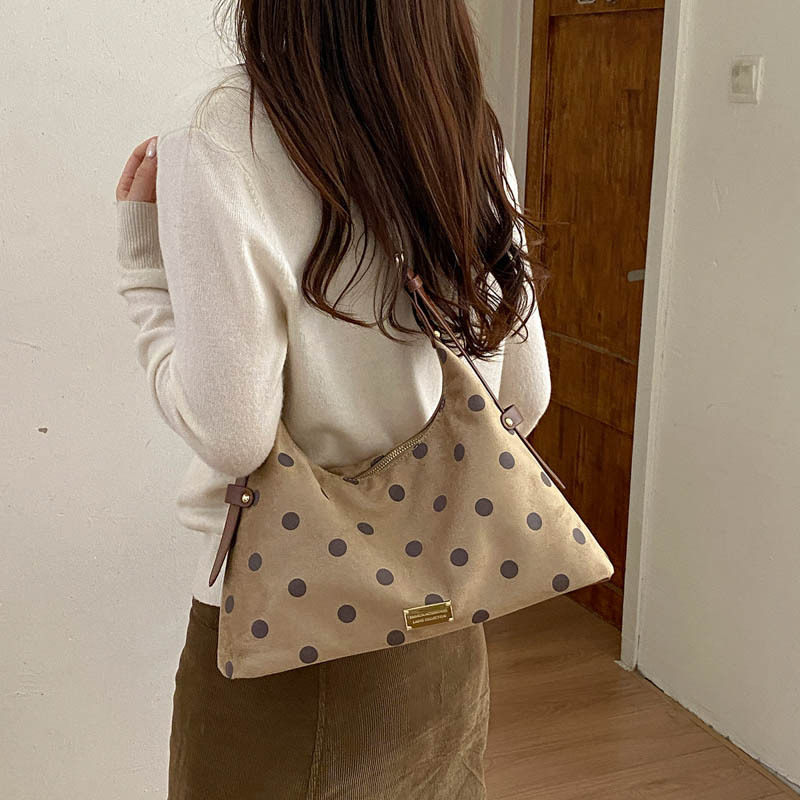 Túi đeo chéo nữ dáng sủi cảo da lộn mềm, đeo vai, phong cách đơn giản thời trang — màu cà phê, màu kaki, màu nâu, đen chi tiết 25