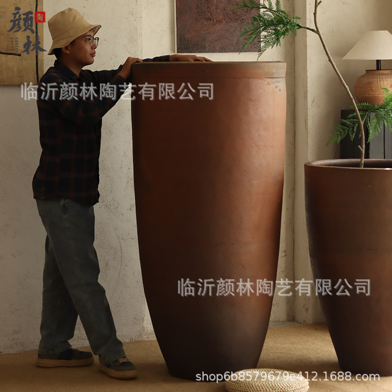 Retro gran gran tanque de terraza de cerámica gruesa de 1,5 metros de alto barril de gran cuenca del centro comercial del hotel decoración del vestíbulo