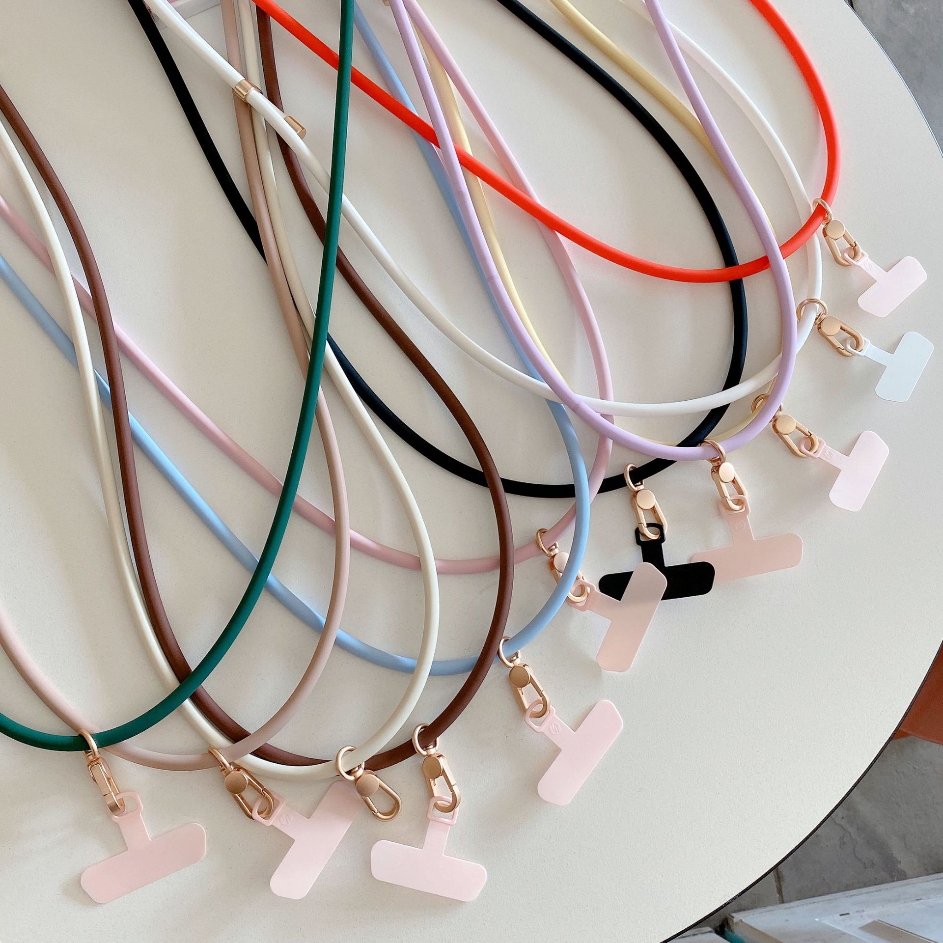 Verdadero silicona líquida universal moda al aire libre cuello de cuello de cuello anti-perdida ajustable para teléfono móvil universal cuello conveniente