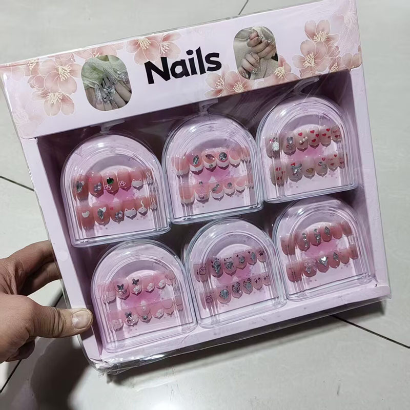 Nuevo desgaste de la serie de mariposa de uñas etiquetas de uñas niñas caja de almacenamiento transparente etiquetas de uñas falsas niñas etiquetas de uñas cortas
