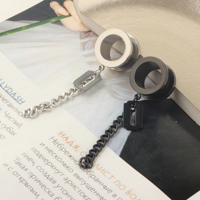 External Thread Blade Chain Pendant Ear Auger Popular Ear Curved Piercing 316L Surgical Steel Black 25mm detail image 10