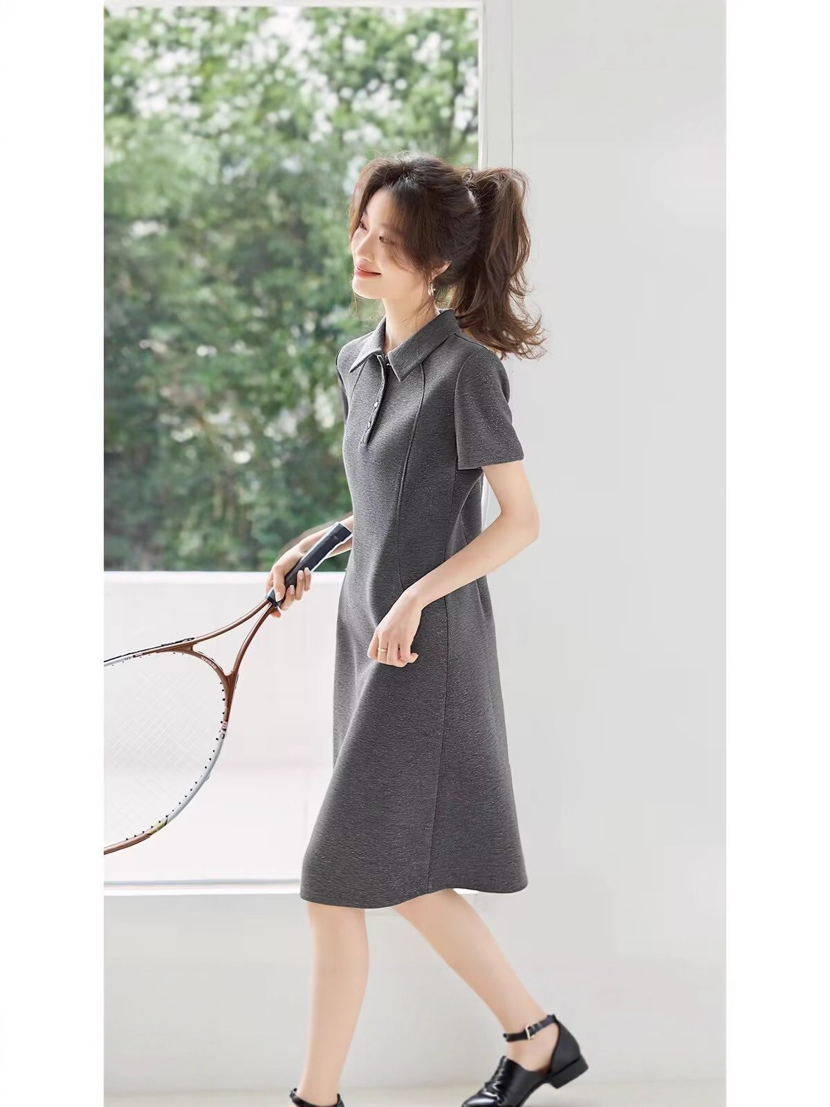 Váy liền thân sequin eo thon cổ POLO tay ngắn — xám