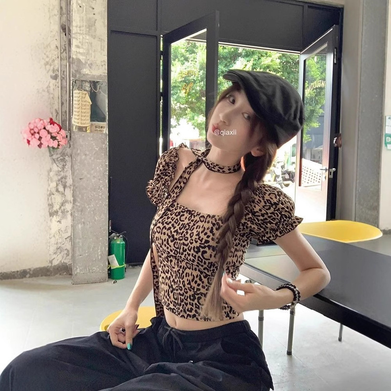 Leopard-print Ribbon Square Collar Puff Sleeve T-shirt Women's Spring 2025 New American Style Sexy Slim-fit Slimming Short Top