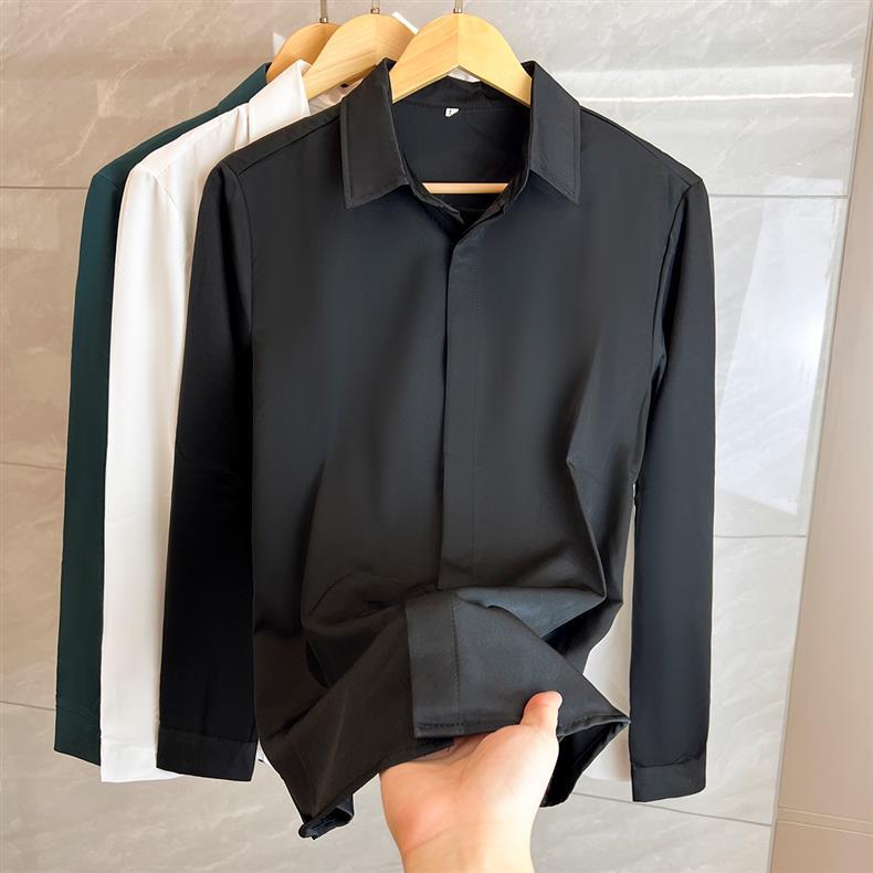 Camicia casual uomo a maniche lunghe bianca con bottoni_voghion.com