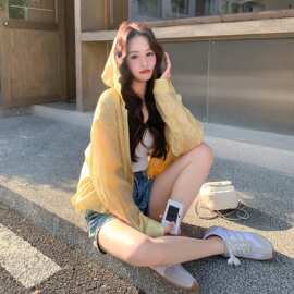 黄色蕾丝花边连帽防晒短外套女夏季2026新款轻薄百搭显瘦短款上衣