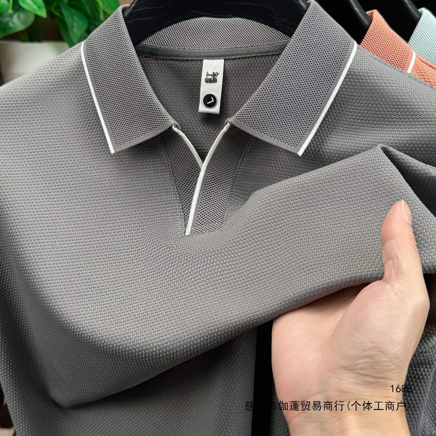 Summer solid color men's short-sleeved polo shirt, business lapel, versatile half-sleeve T-shirt, light luxury casual top for men.
