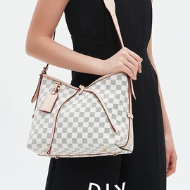 女士单肩包;绘图模板;钥匙扣