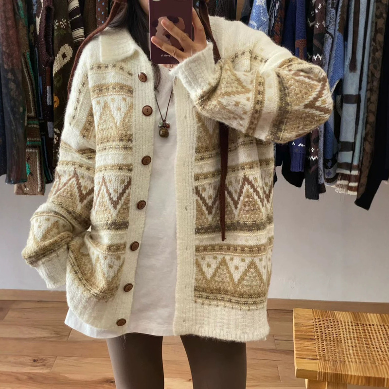 Korean-style retro geometric color-blocking sweater cardigan for women, 2026 new autumn and winter loose knit cardigan 1644 Korean-style retro geometric color-blocking sweater cardigan for women, 2026 new autumn and winter loose knit cardigan 1644