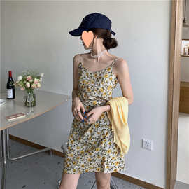 小开叉V领黄色碎花法式吊带连衣裙温柔风甜美梗桔初恋短裙子女夏