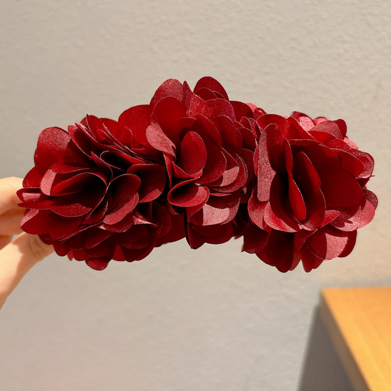 Caro con rosa roja clip de agarre para mujeres 2025 nuevo toque de cabeza de flores de super hadas explosión clip de tiburón