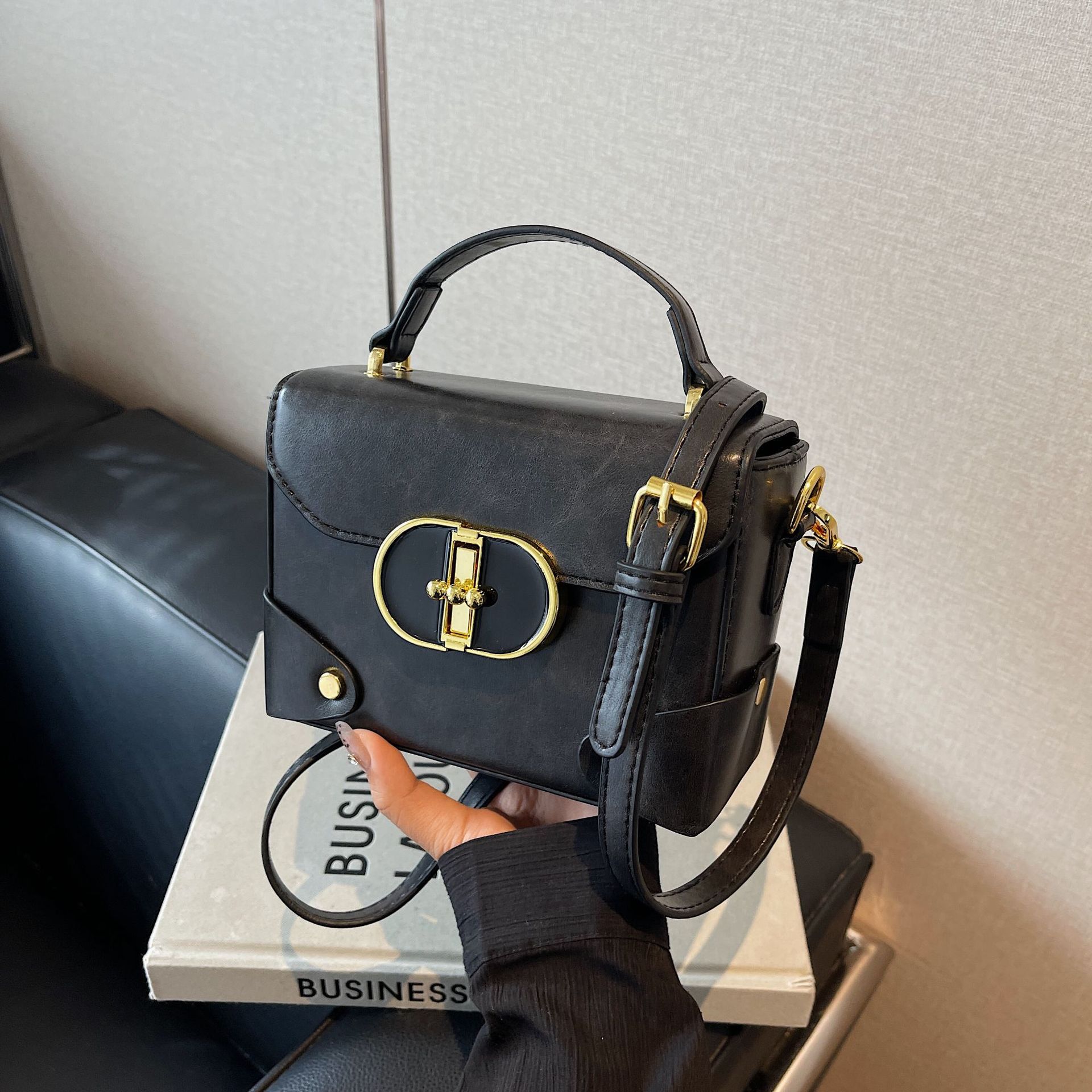 new women‘s bag popular special-interest design light luxury classic style small square bag high-grade shoulder handbag