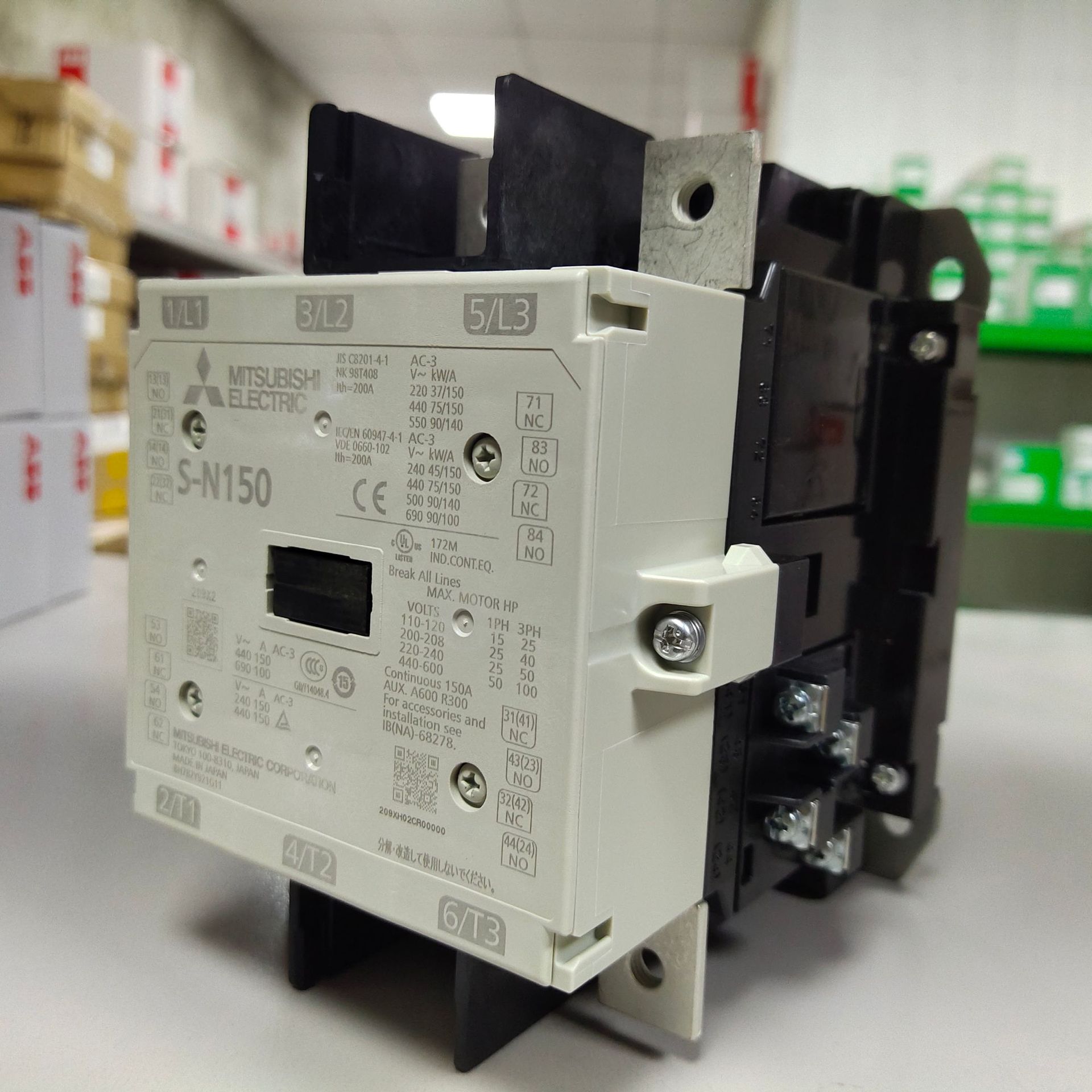 Mitsubishi NF30 CS 2P 10A mitsubishi-nf30-cs-2p-10a