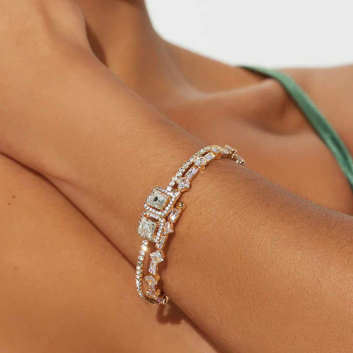 Fashionable square bracelet